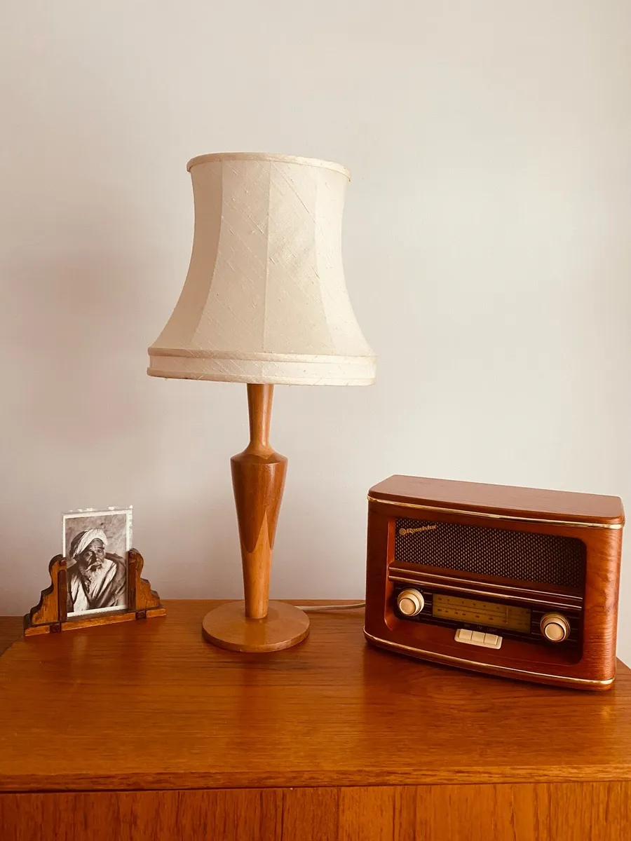 Vintage Lamp with Shade - Image 2