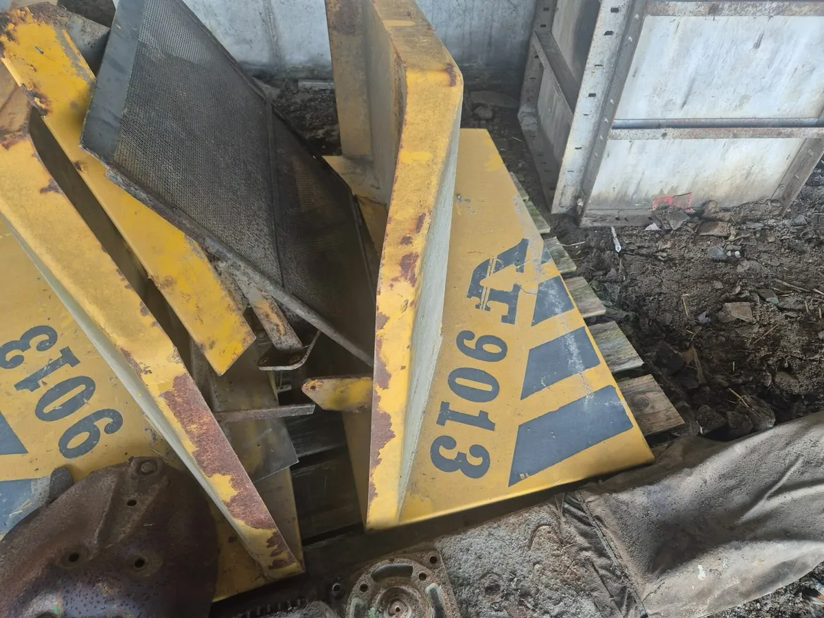 Venieri VF 9013 - Breaking for Parts - Image 4