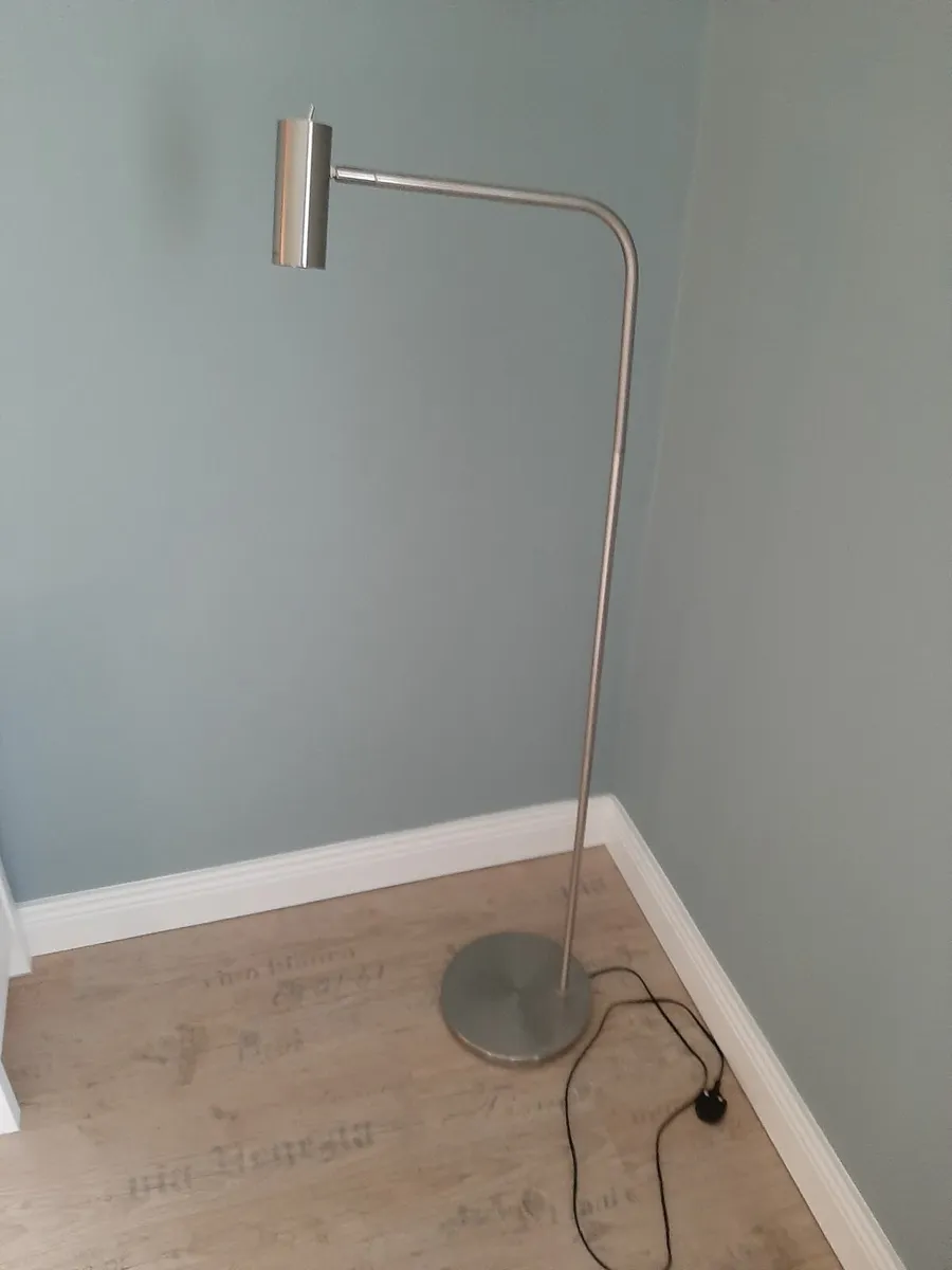 Floor lamp
