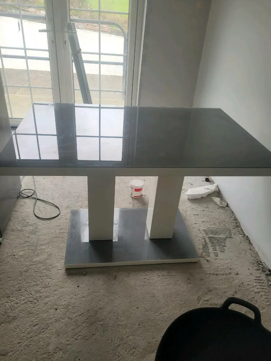 Kitchen Table - Image 2