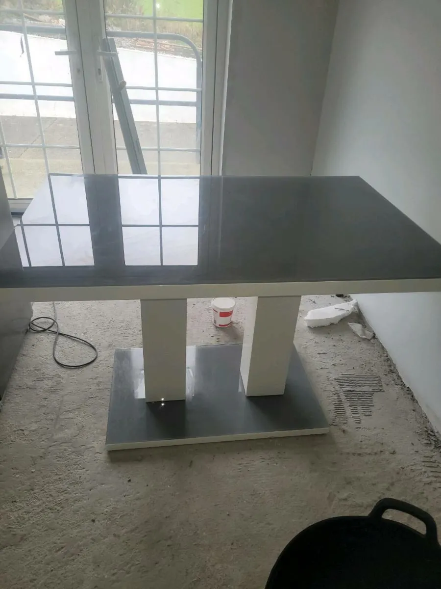 Kitchen Table - Image 3