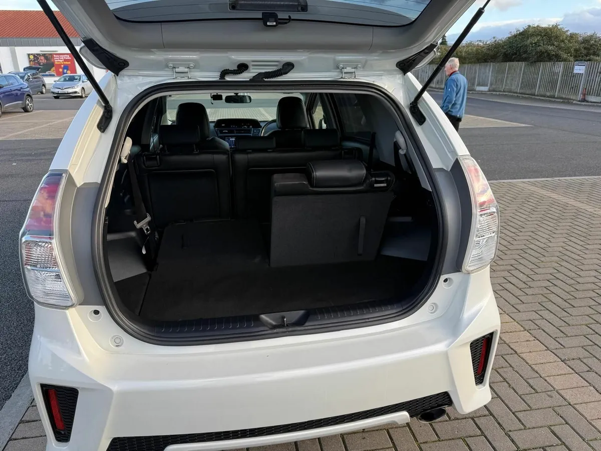 192 Toyota Prius,7 Seater, GR SPORTS - Image 4