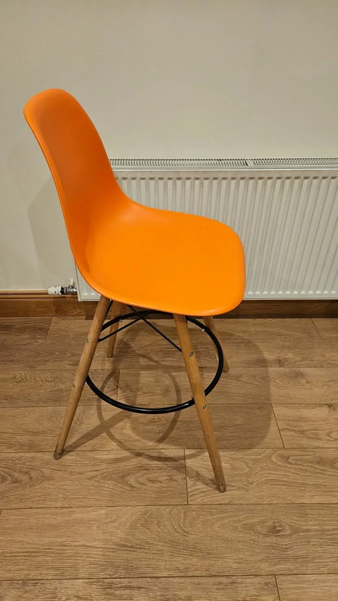 Free Stool - Image 2