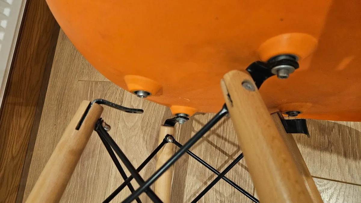 Free Stool - Image 3