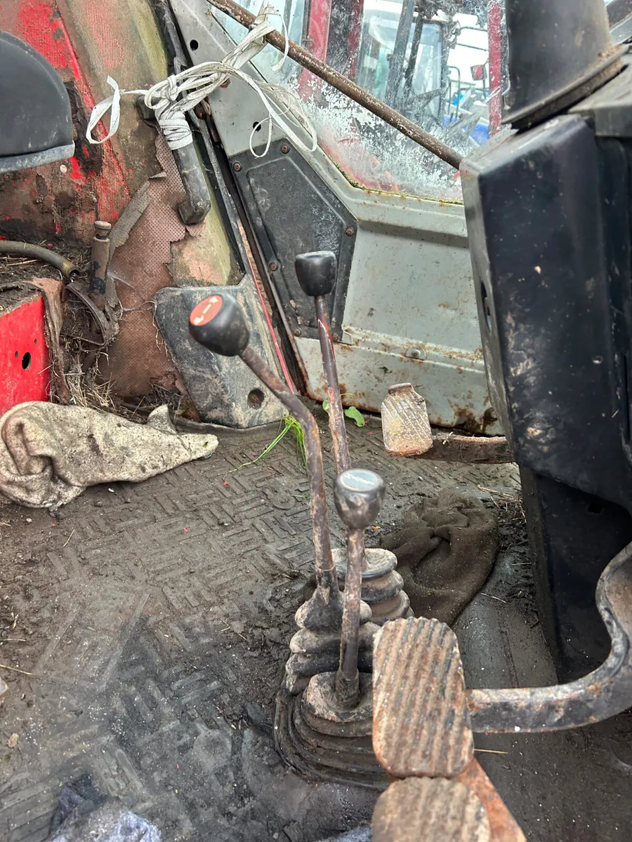 1986 Massey Ferguson 690 2wd - Image 3