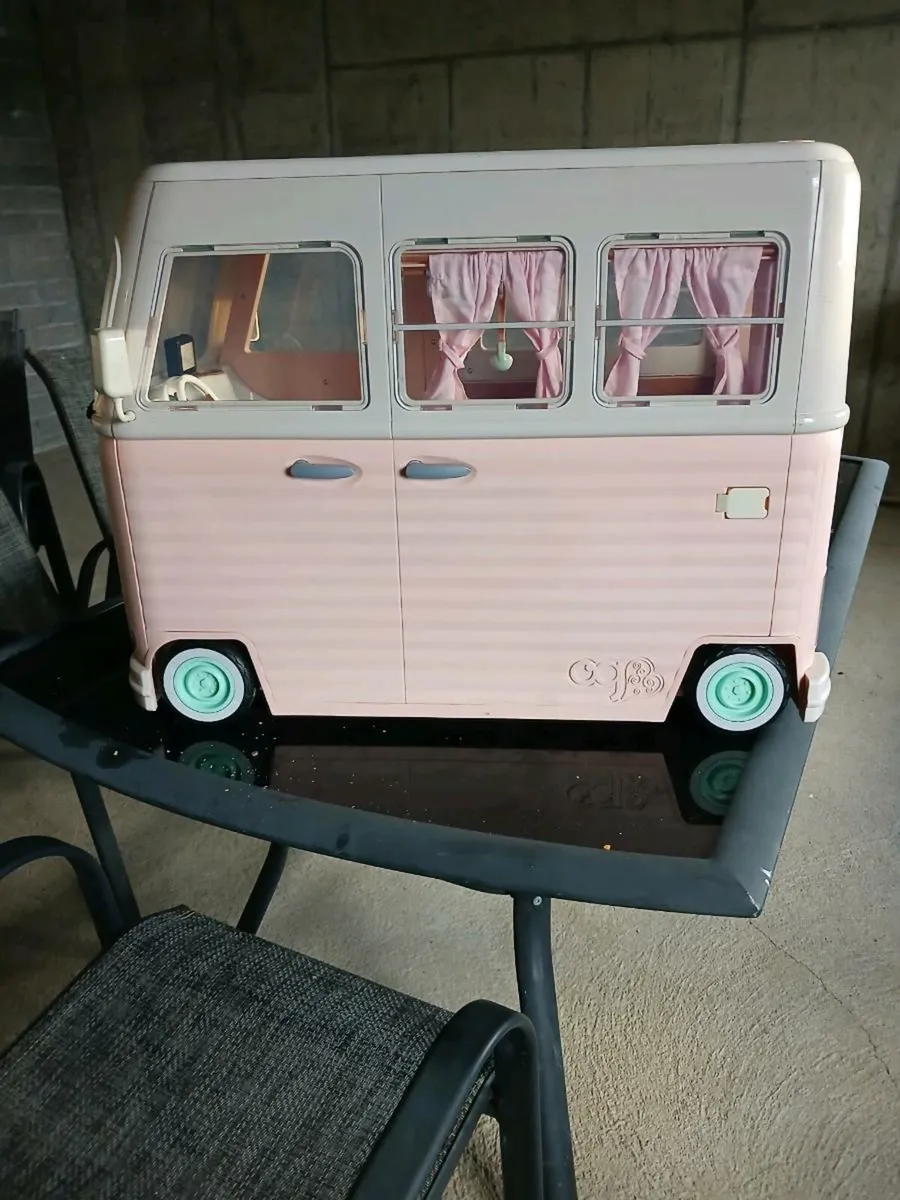 Barbie Campervan - Image 1
