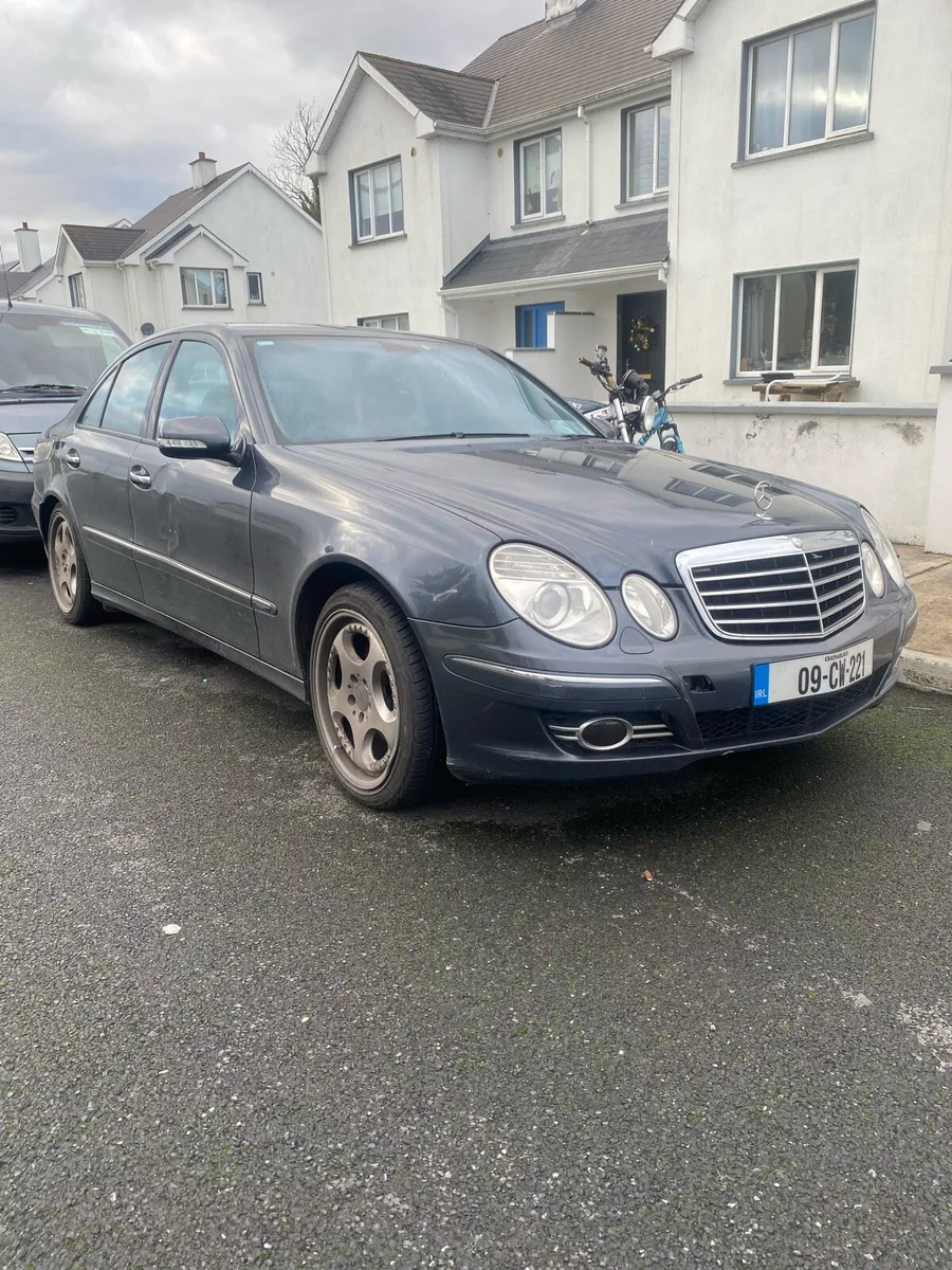 09 Mercedes-Benz E220 2.1 - Image 1