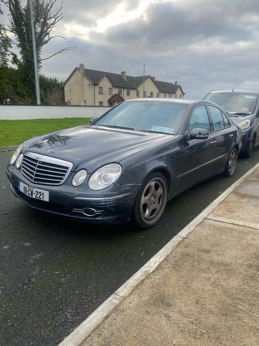 09 Mercedes-Benz E220 2.1 - Image 4