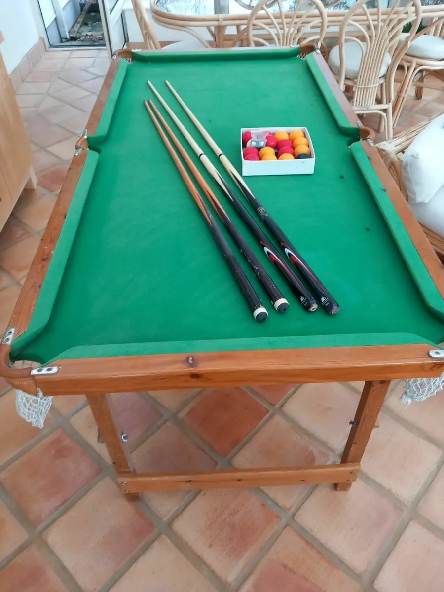 Pool table - Image 1