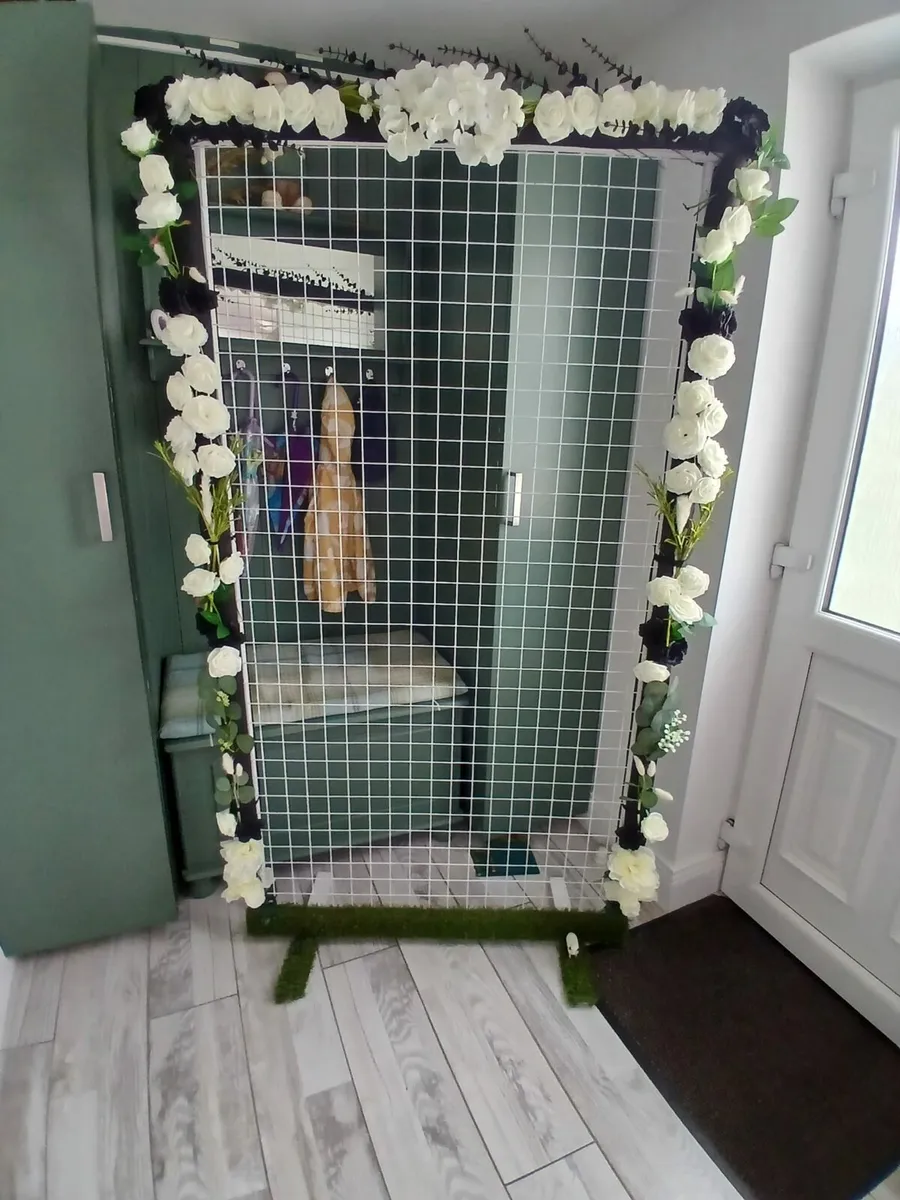 Crisps wall stand - Image 1