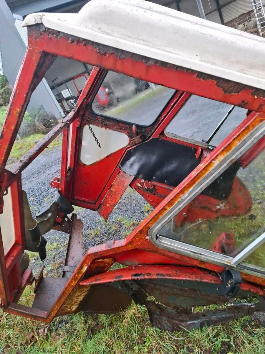 Massey ferguson cab - Image 4