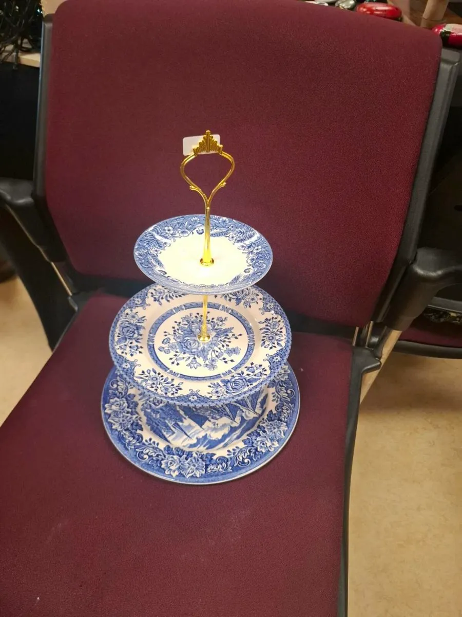 Blue 3 tiers cake stand postage possible