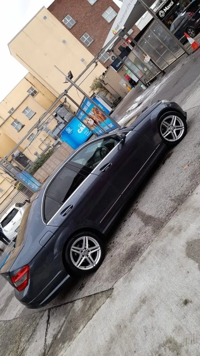 2009 Mercedes-Benz C-Class - Image 2