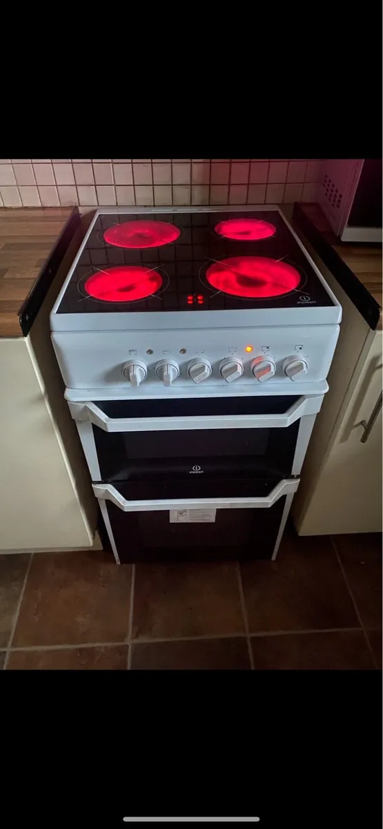 Electric indesit cooker with 2oven - Image 2