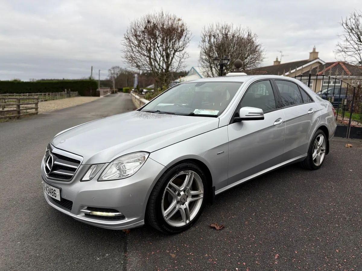 2011 MERCEDES E-CLASS 2.1L Diesel - Image 2