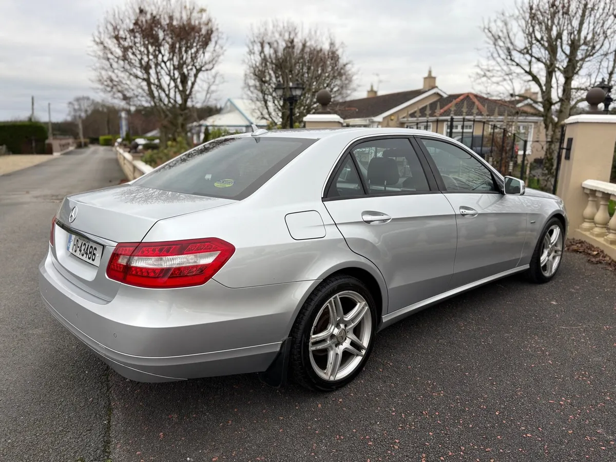 2011 MERCEDES E-CLASS 2.1L Diesel - Image 3