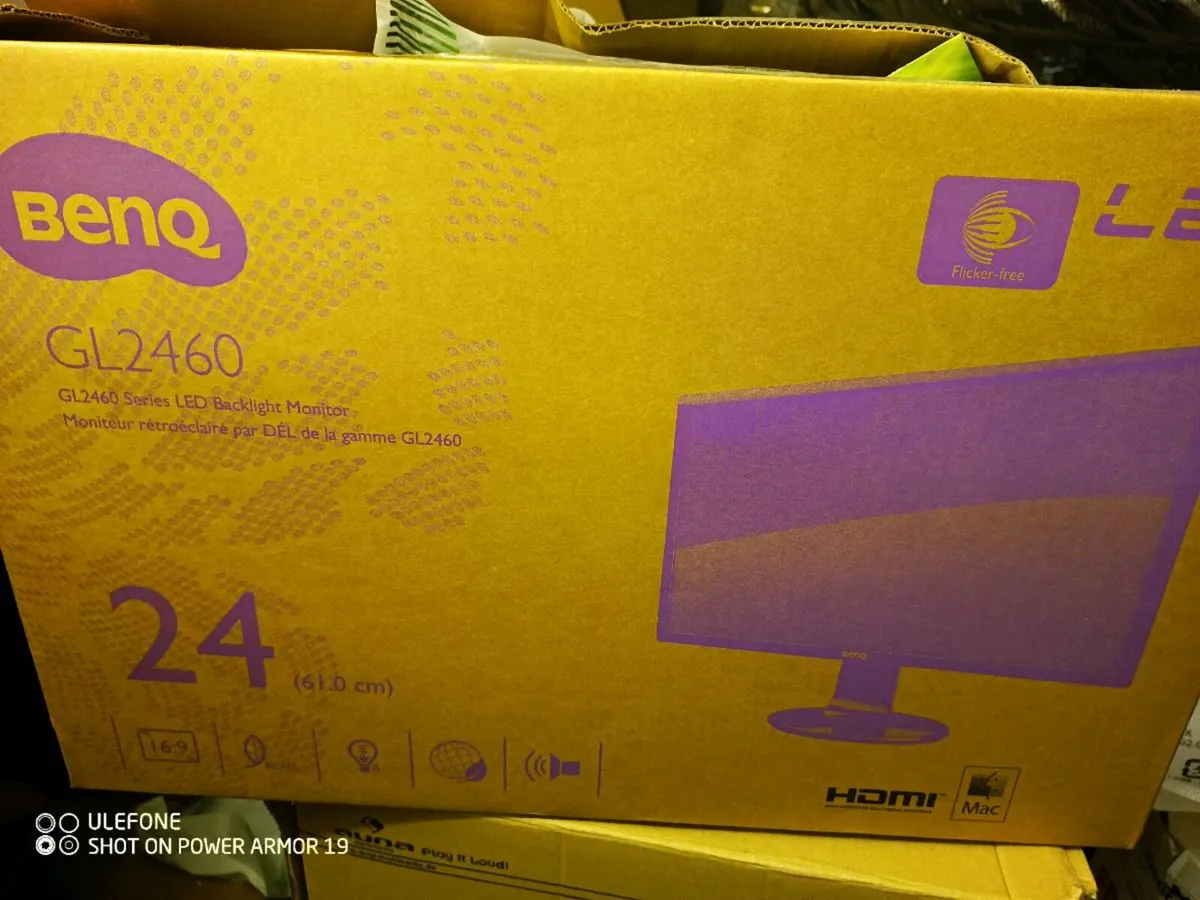 Dell ultra sharp 24" monitor with stand - Image 3