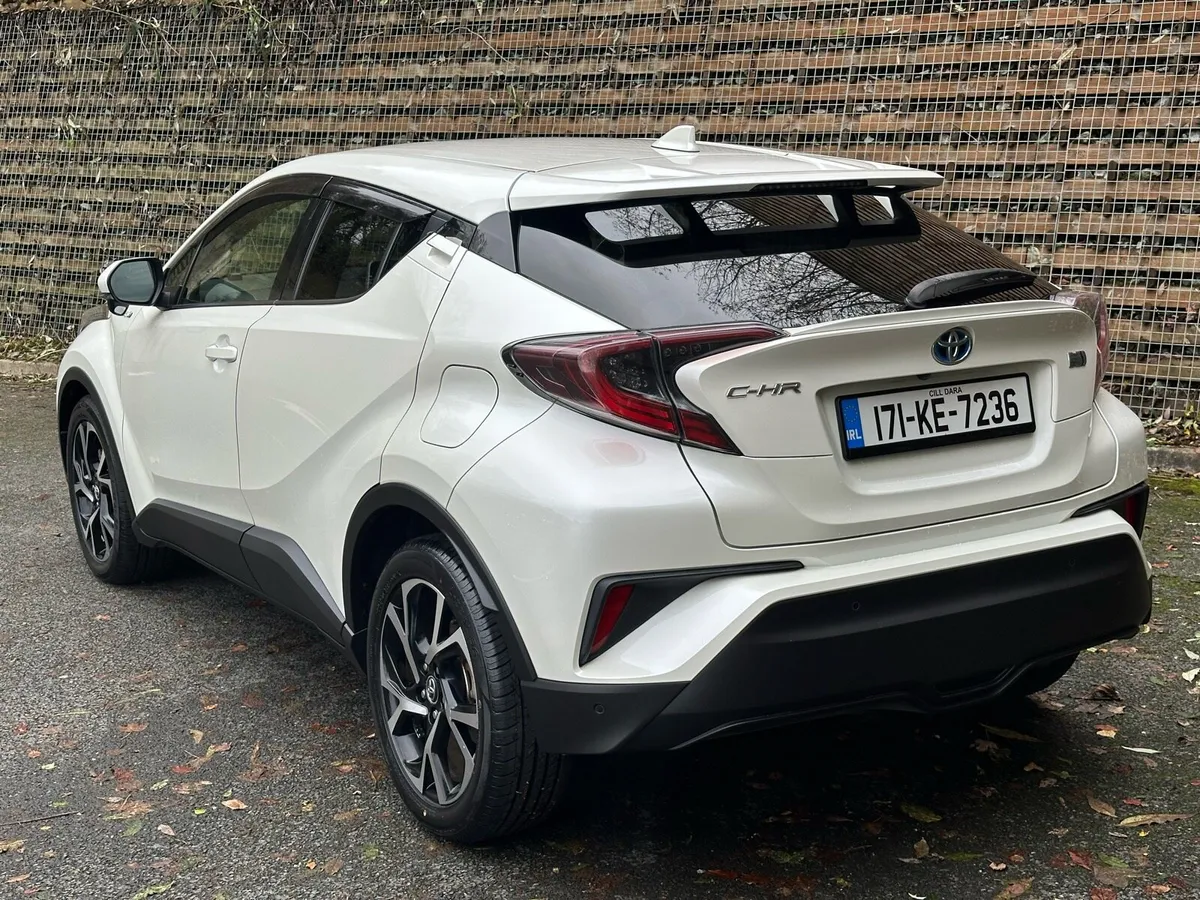 **HIGH SPEC** 171 Toyota CHR 1.8 HYBRID - Image 4