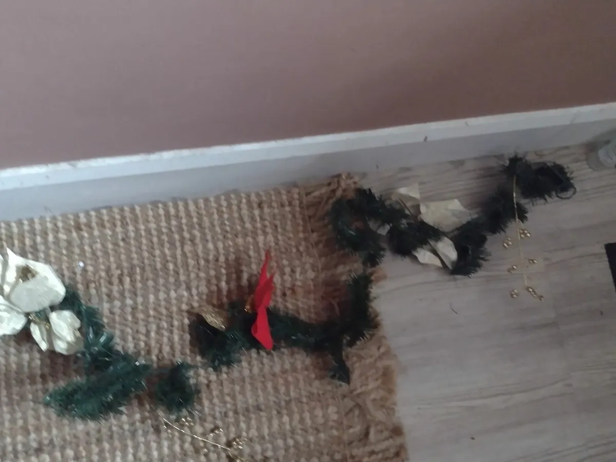 Decorated Christmas Garland - Image 3