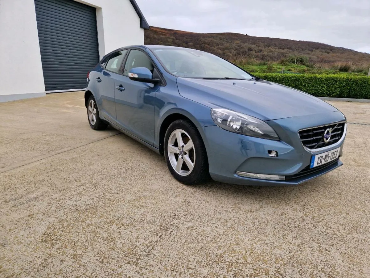 Volvo v40 1.6 diesel - Image 1