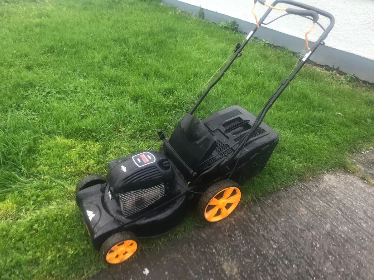 Briggs and stration Self drive lawnmower - Image 1