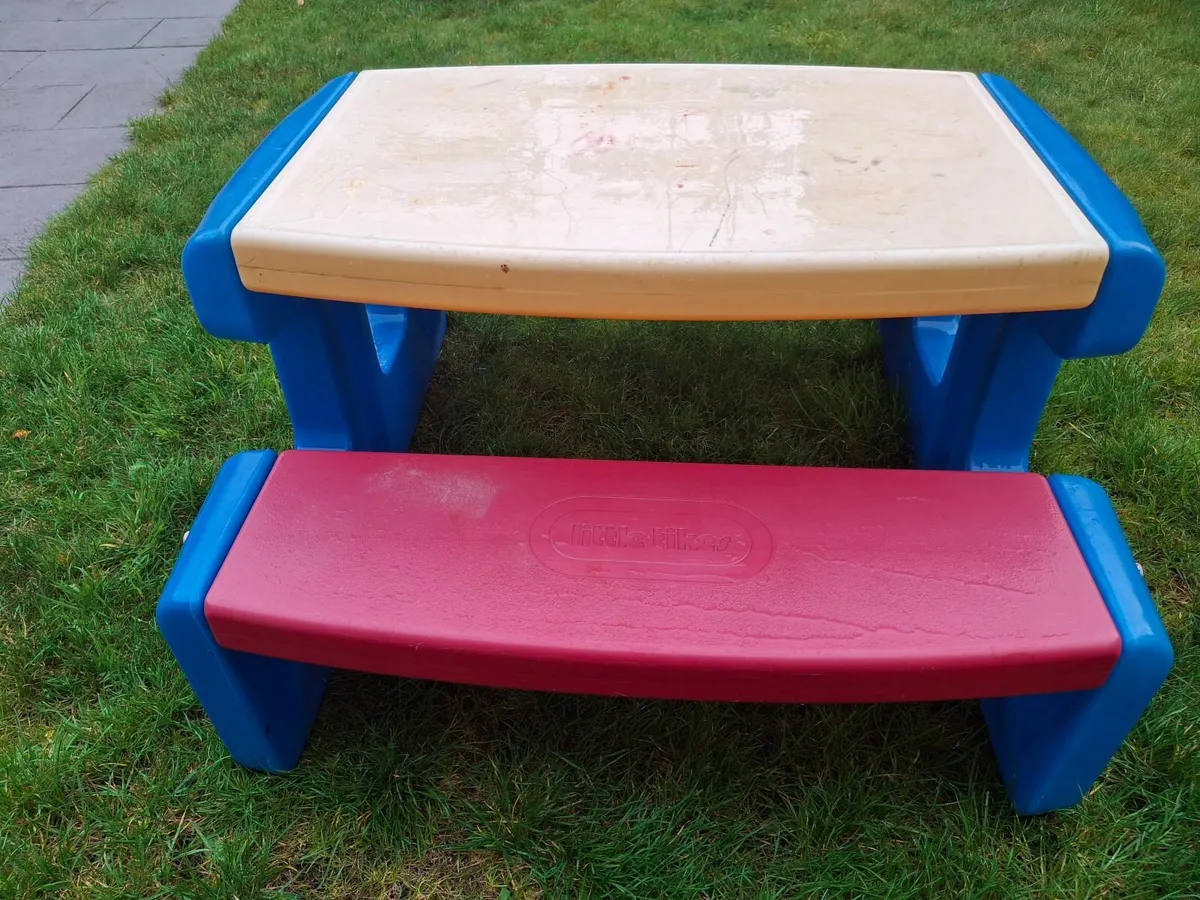 Little tikes picnic table - Image 3