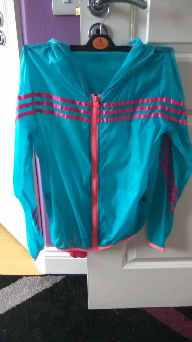 Thin jacket new fits 6-8-10 - Image 2