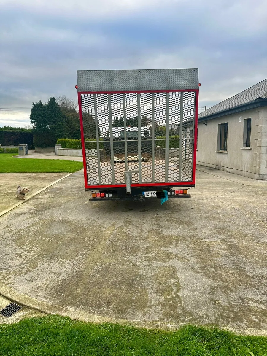 Mitsubishi FUSO 2012 - Image 3