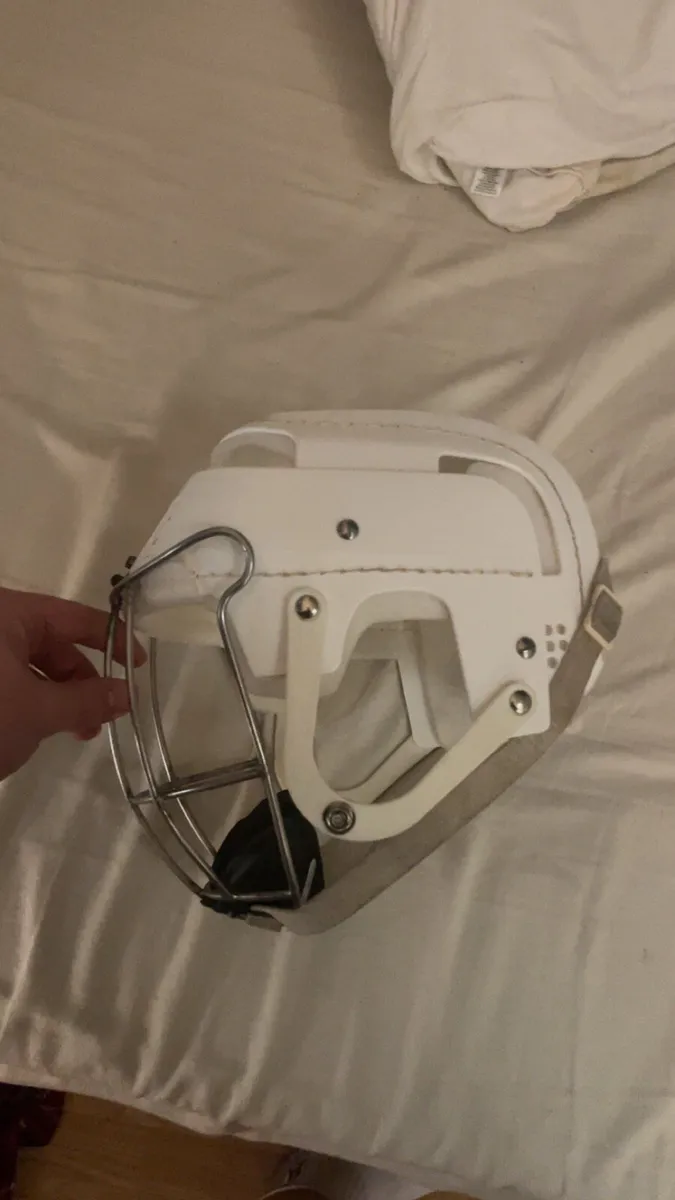 Gola hurling helmet - Image 2