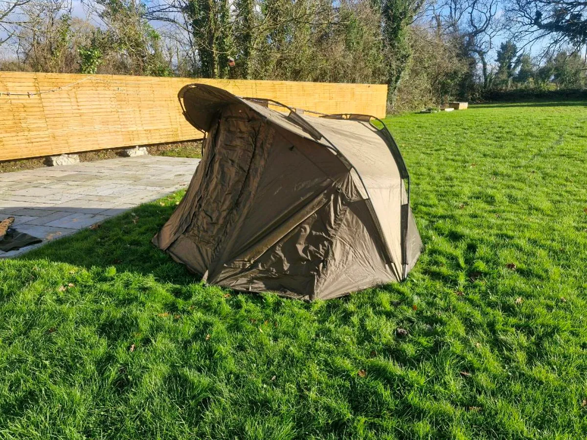 Fishing bivy tent - Image 1