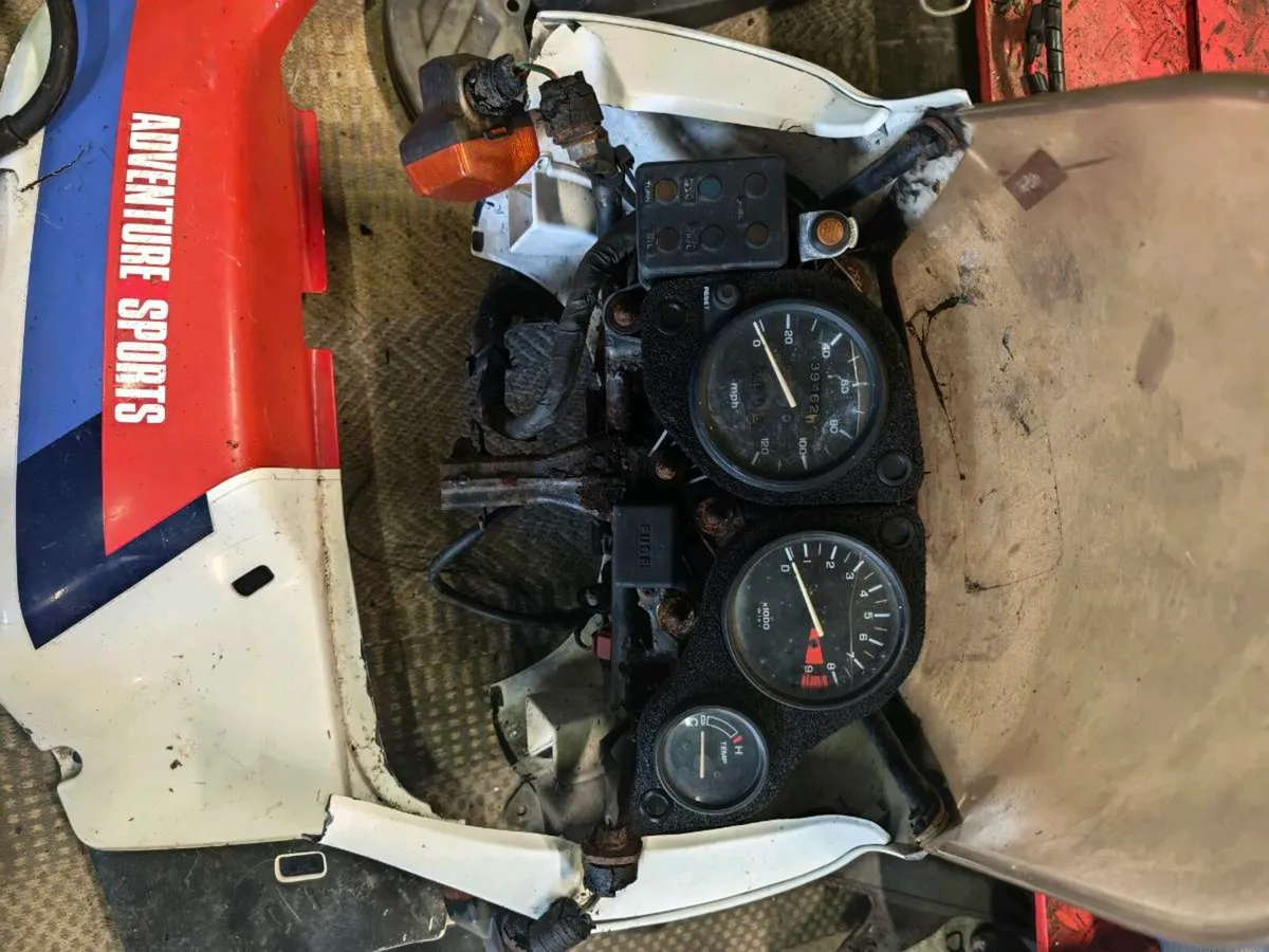 Honda Africa twin rd04 - Image 2