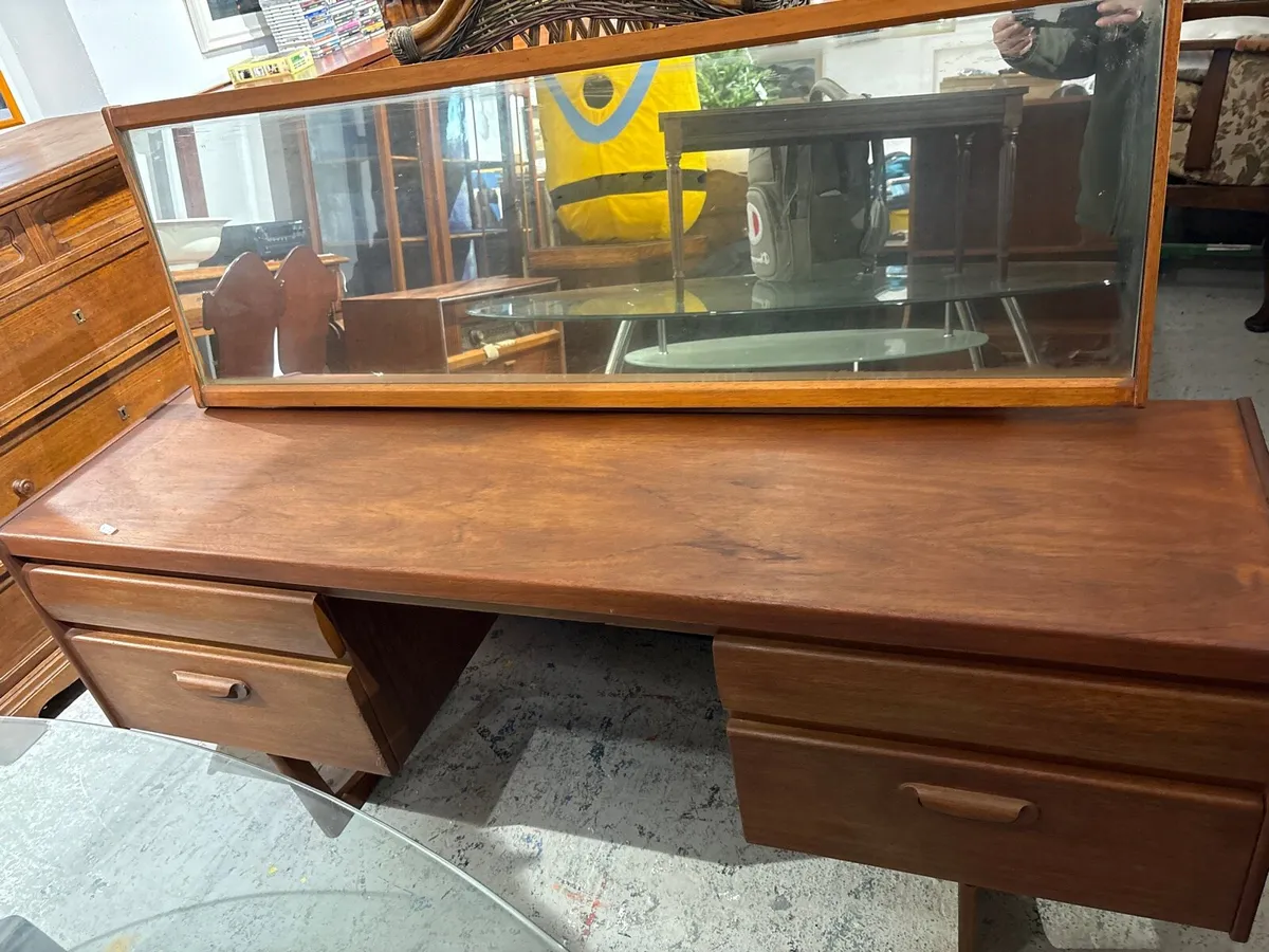 Midcentury beauty table with mirror - Image 1