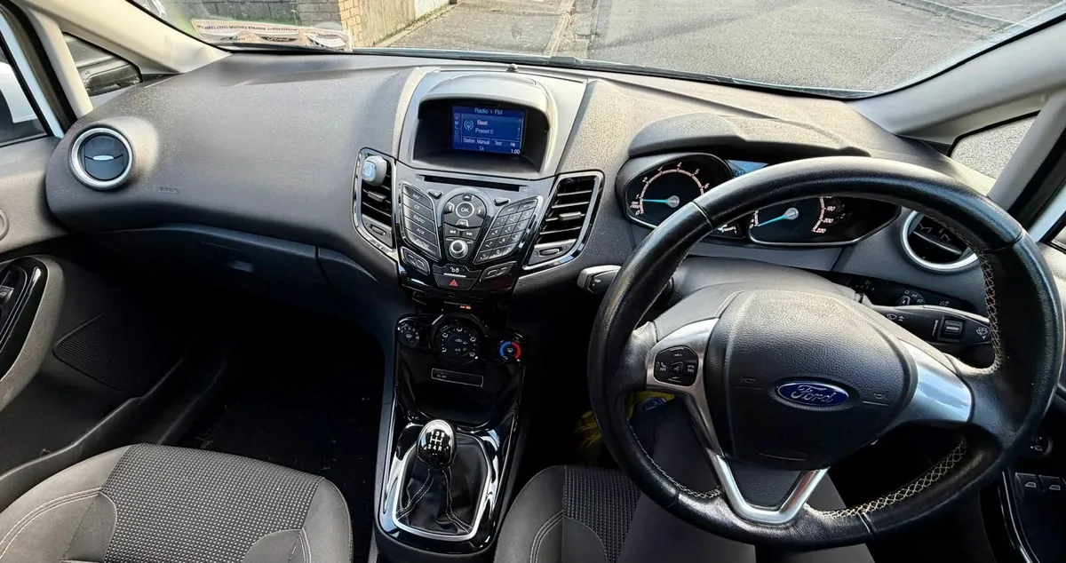Ford Fiesta 2016 - Image 2