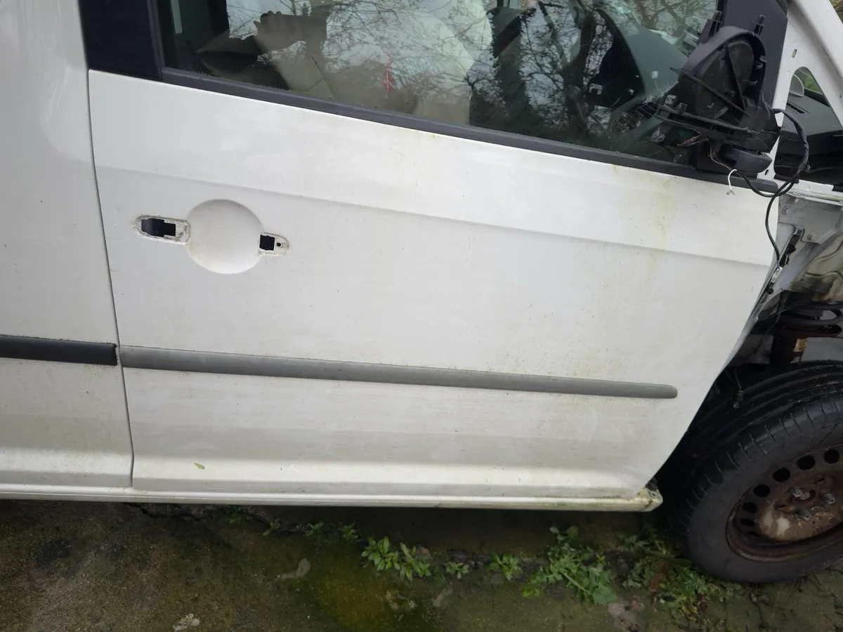 Bmw 4 series SE front bumper and other parts - Image 2