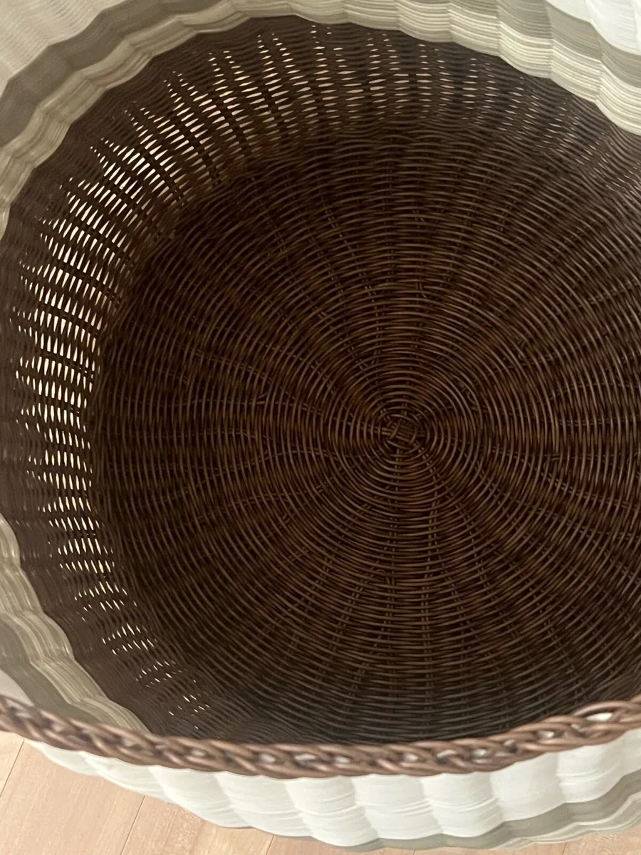 Carolyn Donnelly basket - Image 3