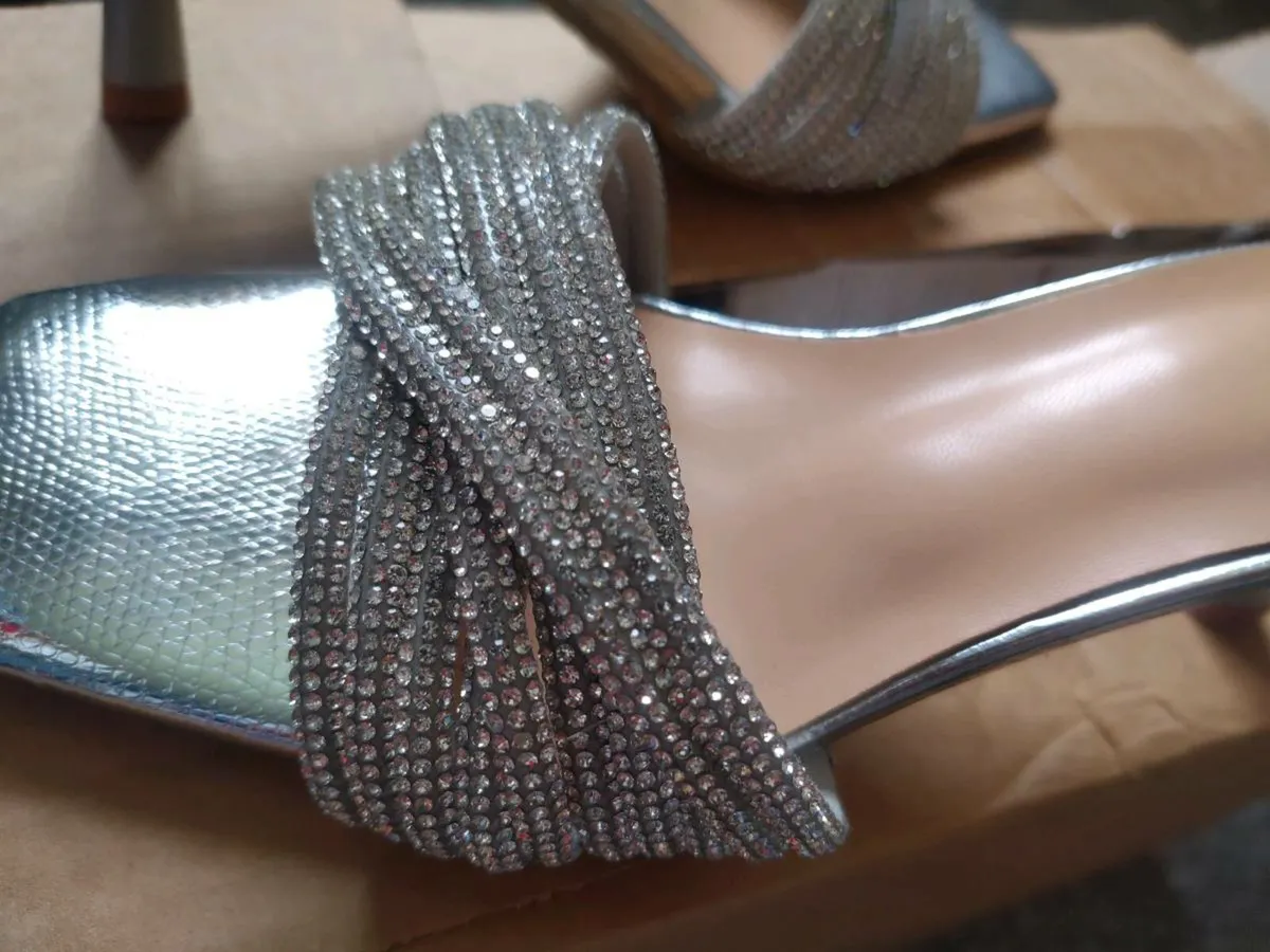 New silver low heel sandals size UK 2 - Image 2