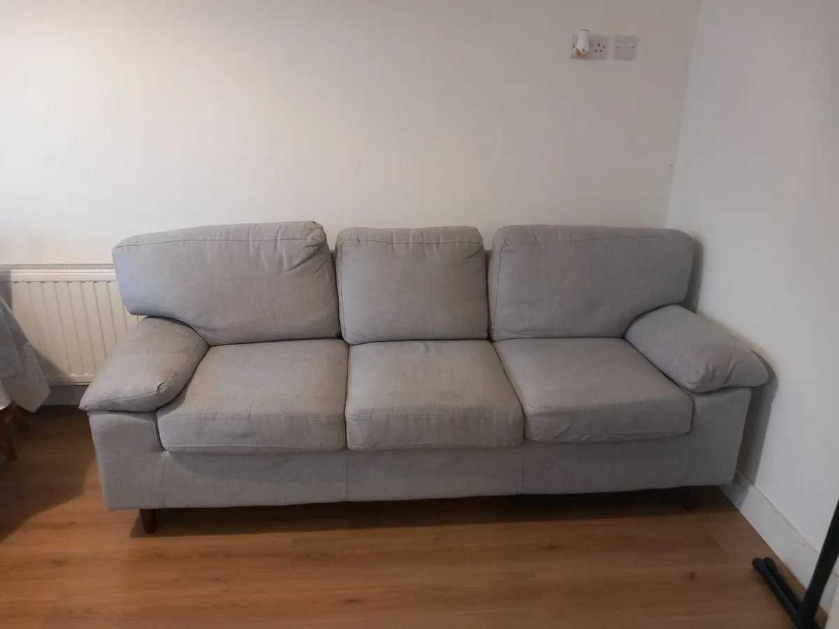 Grey 3 seater couch/sofa - Image 1