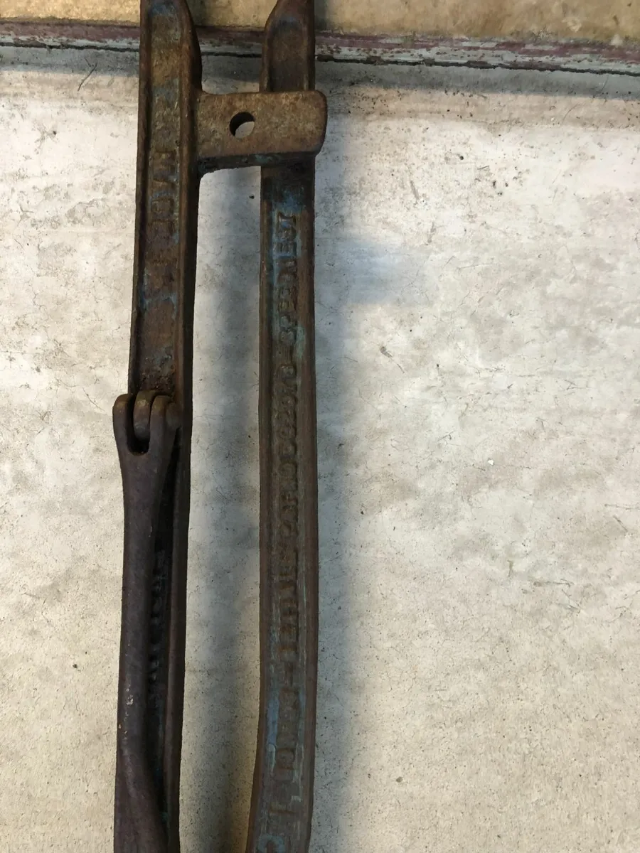 Vintage Floor Board Clamps - Image 3