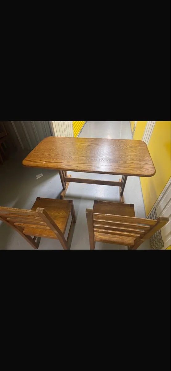 Solid oak table and  chairs approx 6ft 3ft - Image 1