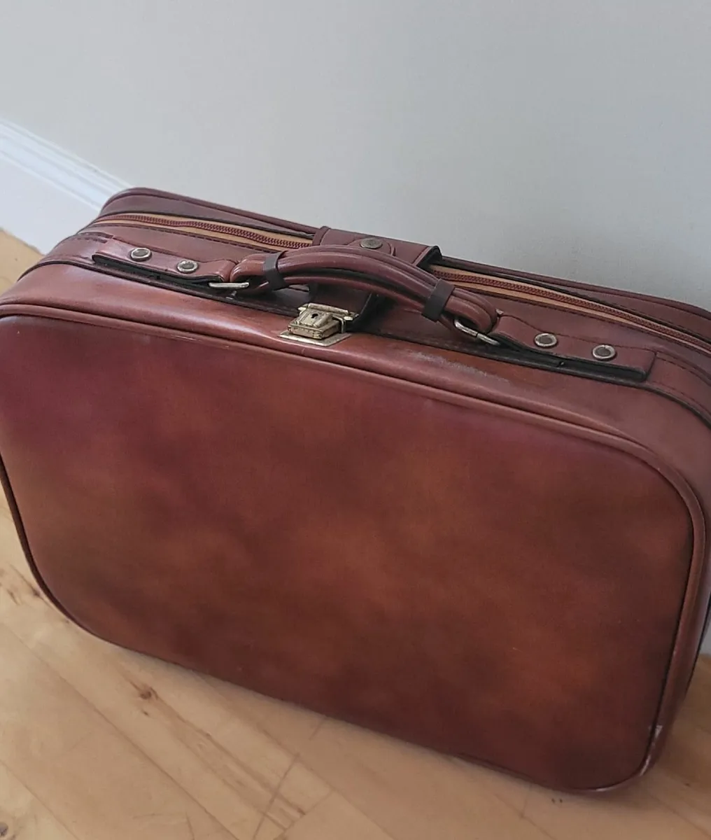 VintagecSuitcase - Image 2
