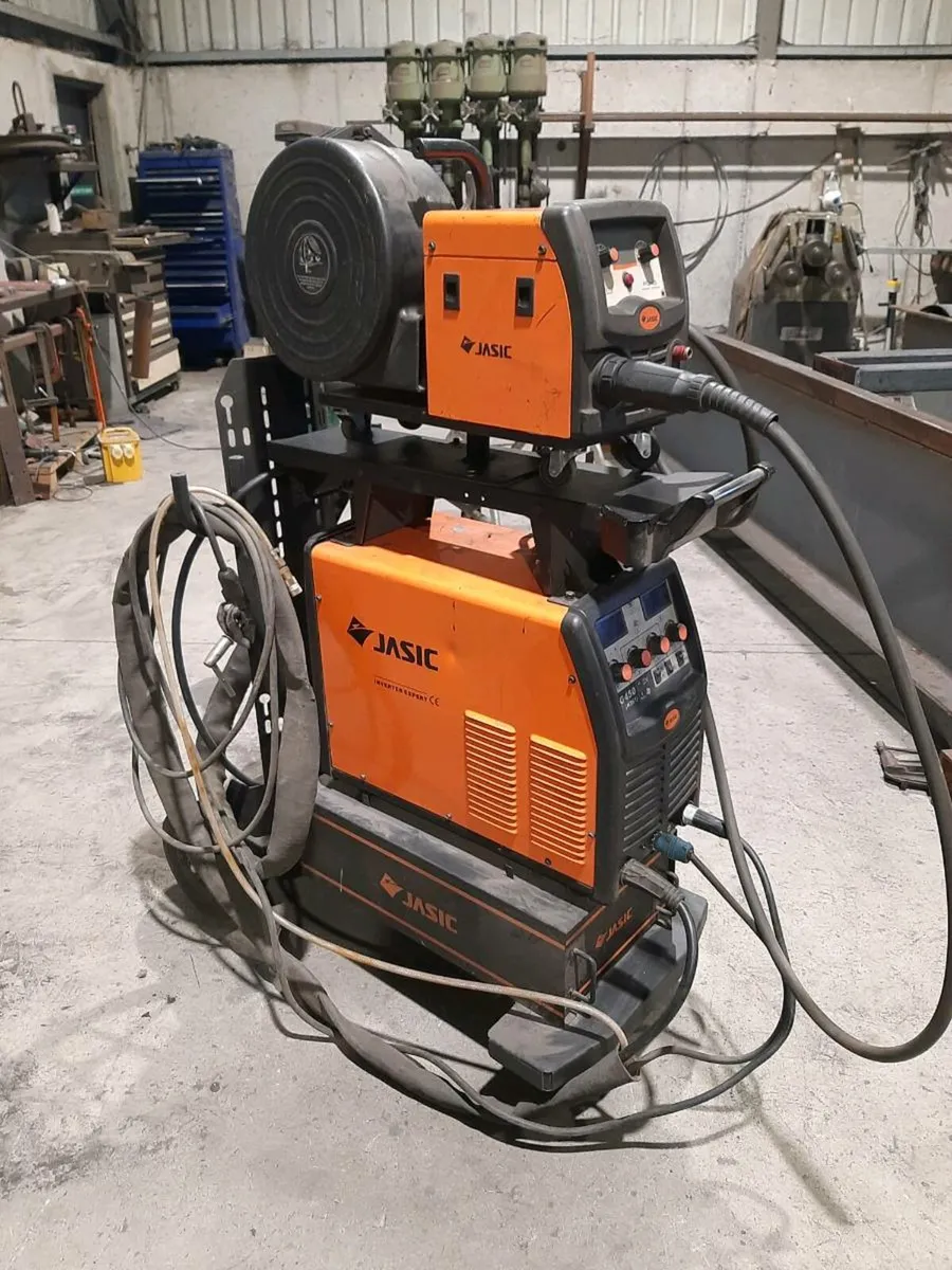 Mig welder - Image 1