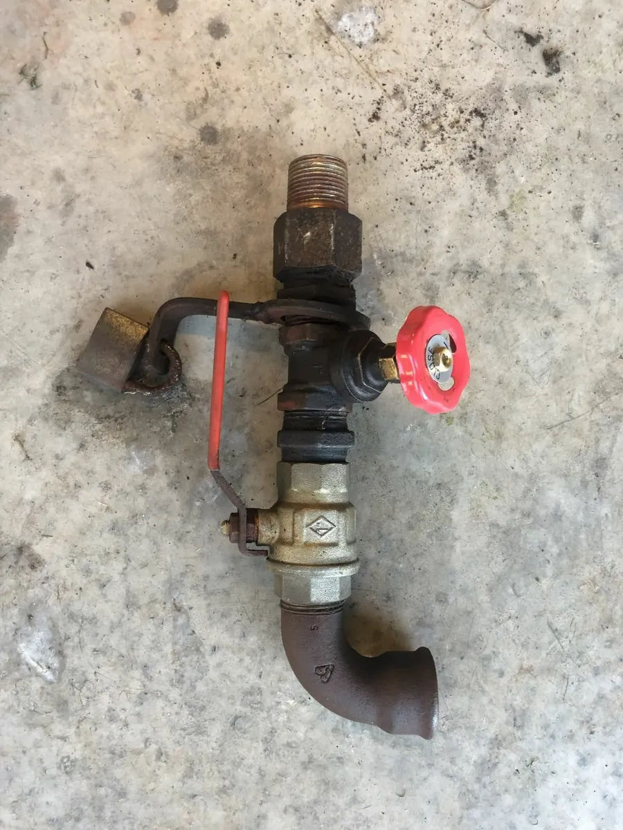 Fuel hose with trigger nozzle & tank outlet - Image 2