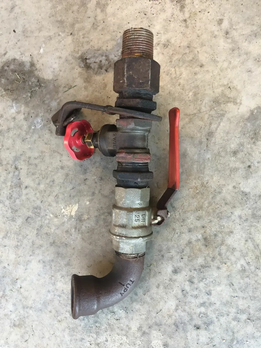 Fuel hose with trigger nozzle & tank outlet - Image 4