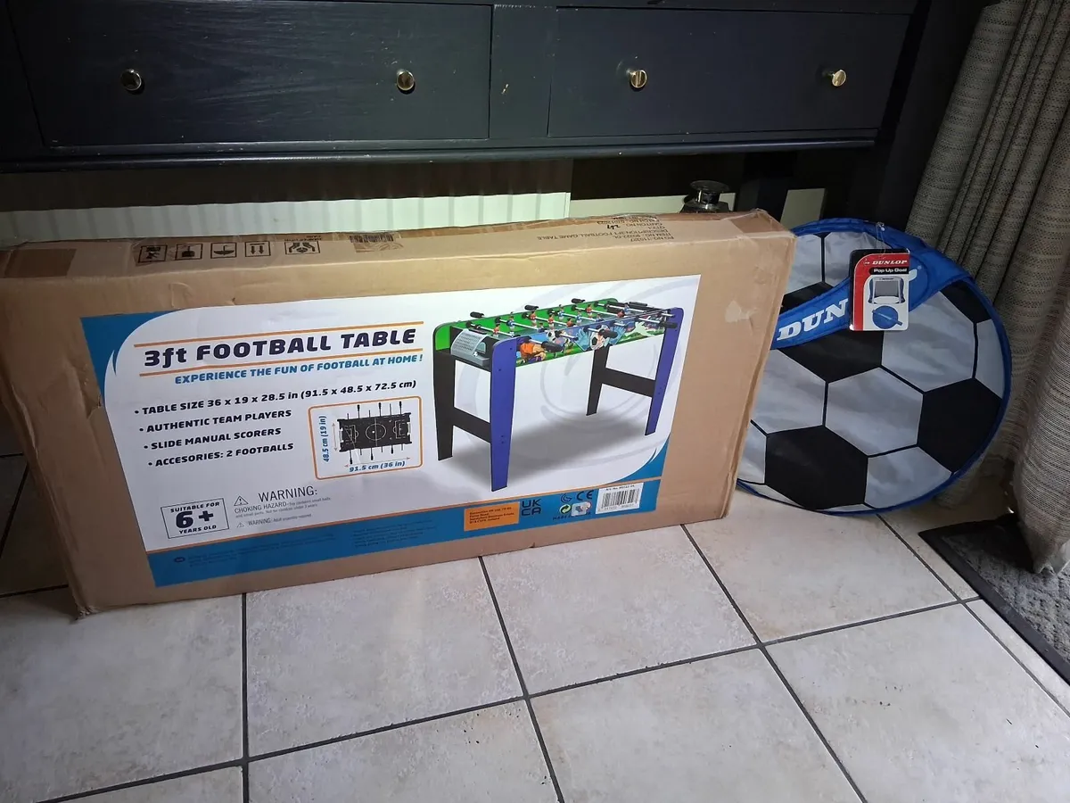Foosball table and football pop up goal - Image 3