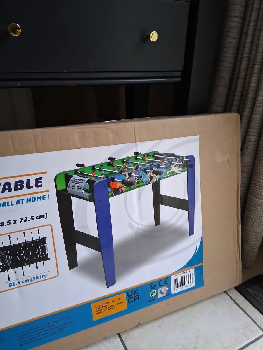 Foosball table and football pop up goal - Image 4