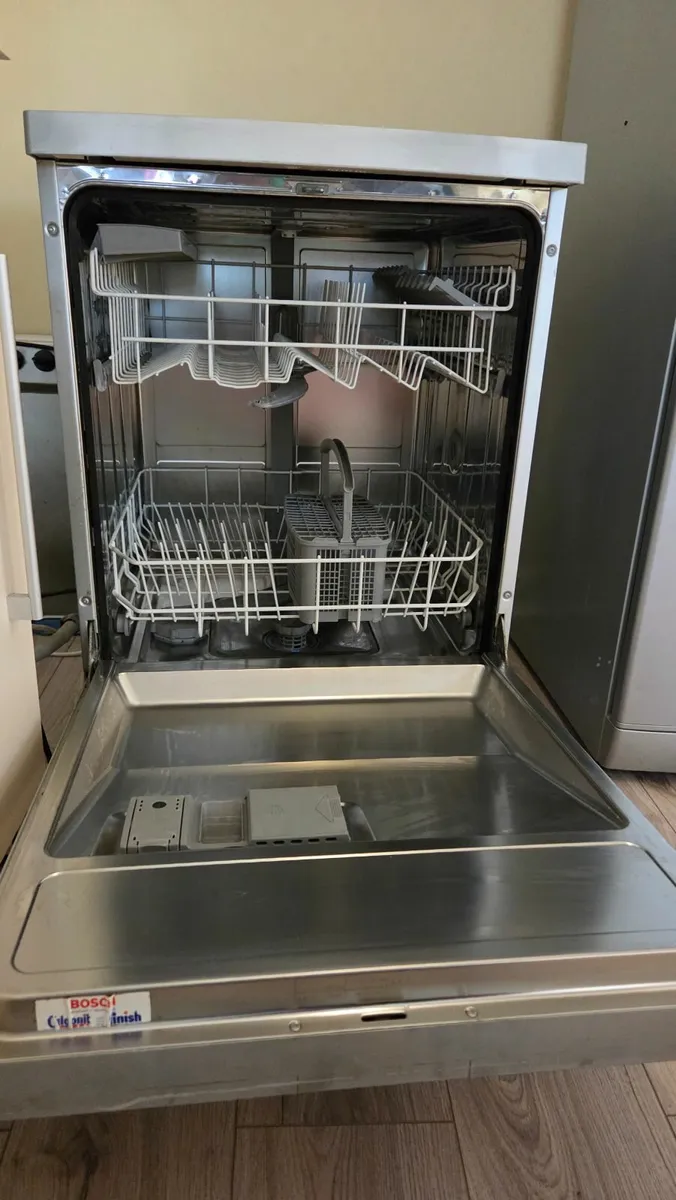 Dishwasher - Image 1
