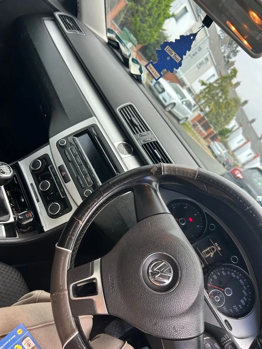 2012 Volkswagen Passat - Image 4