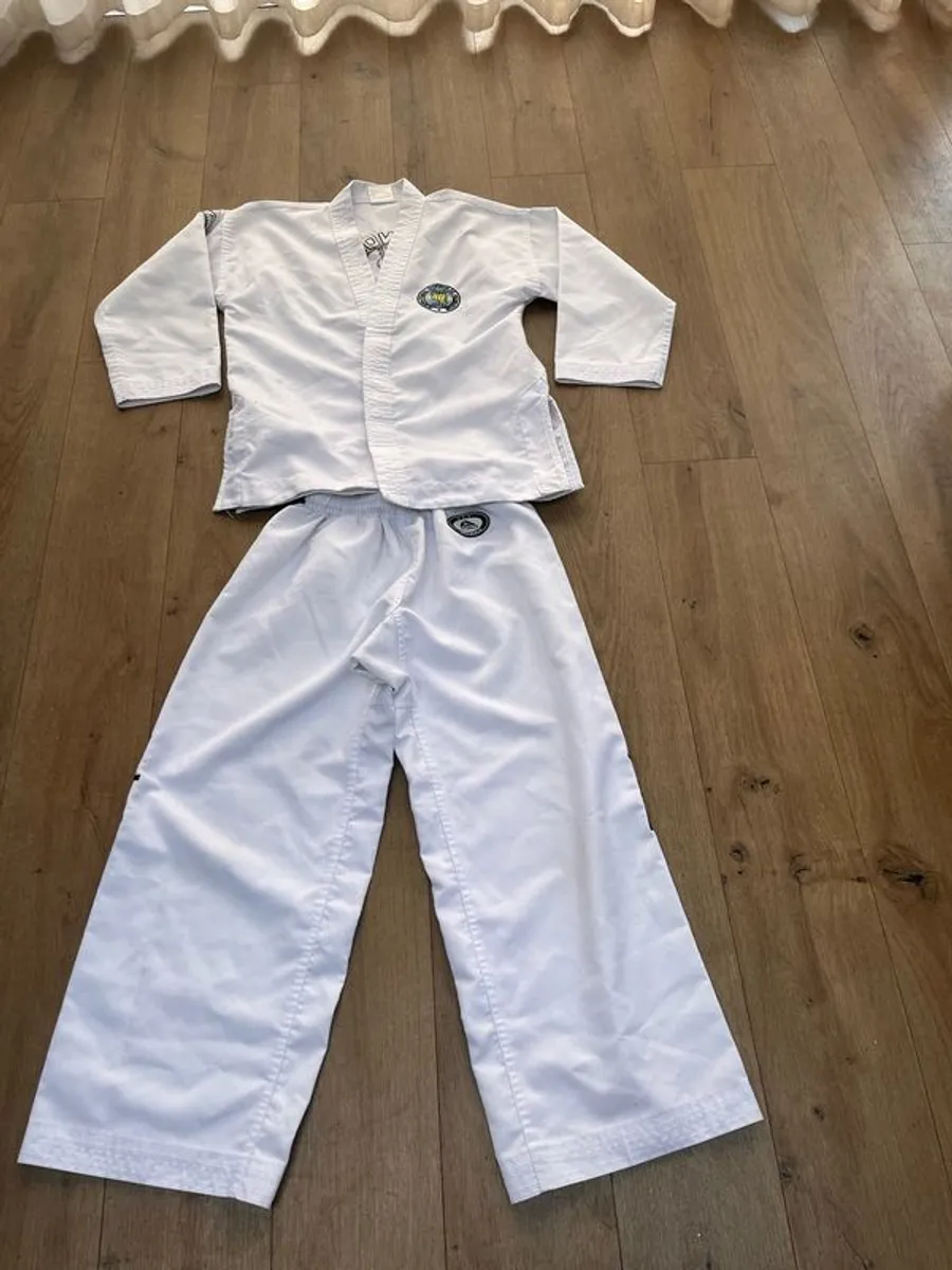 Taekwondo dobok set size 150