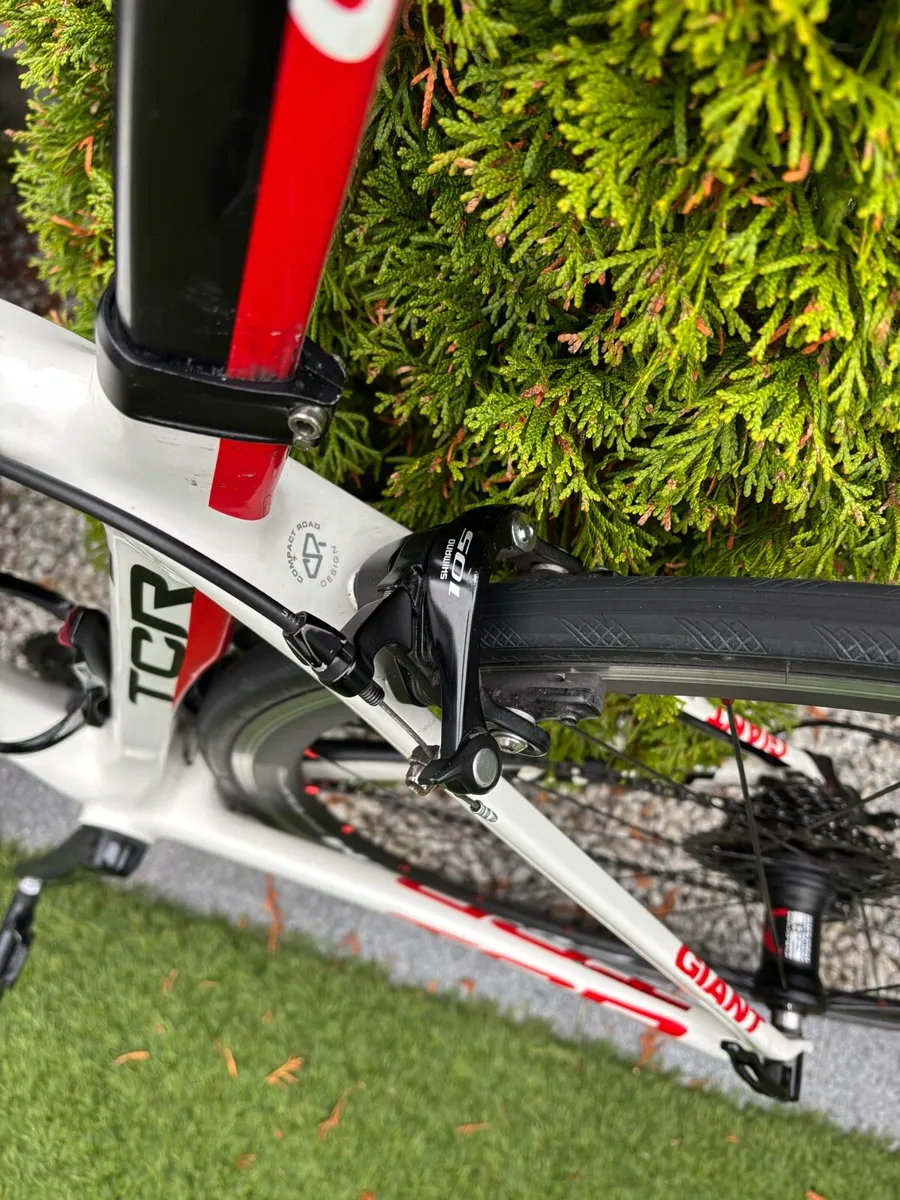Giant TCR Composite Carbon Road Bike - Image 3