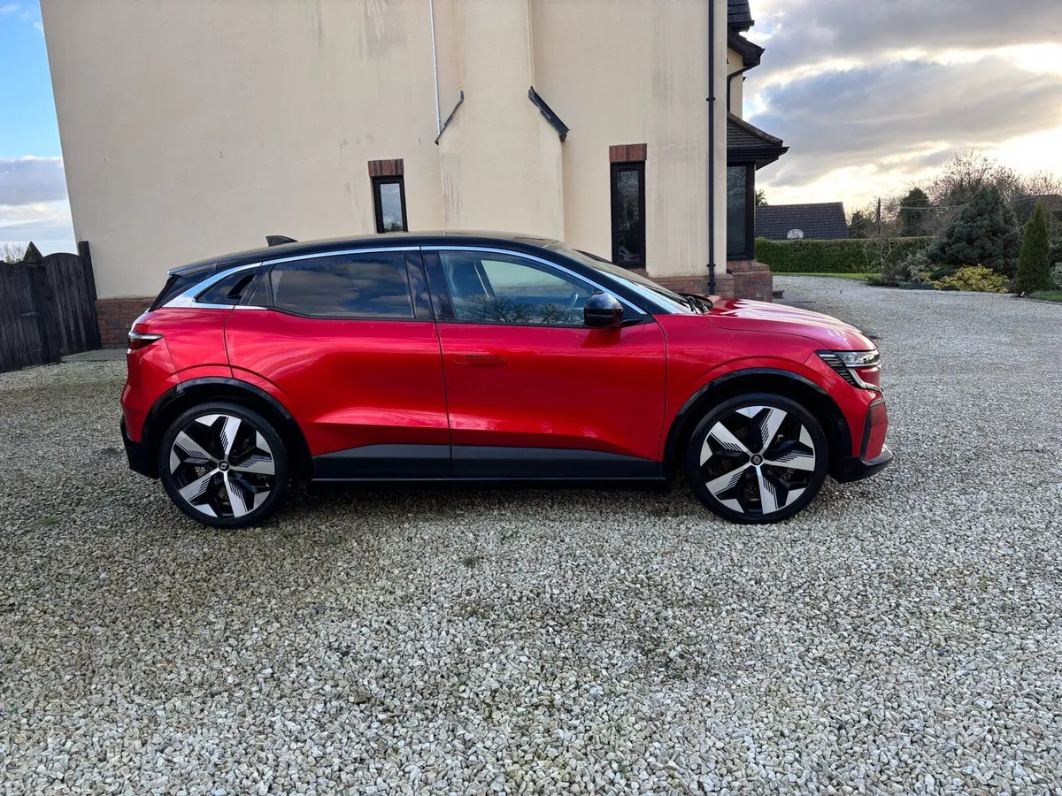 Megane Etech EV60 220hp Techno - Image 3